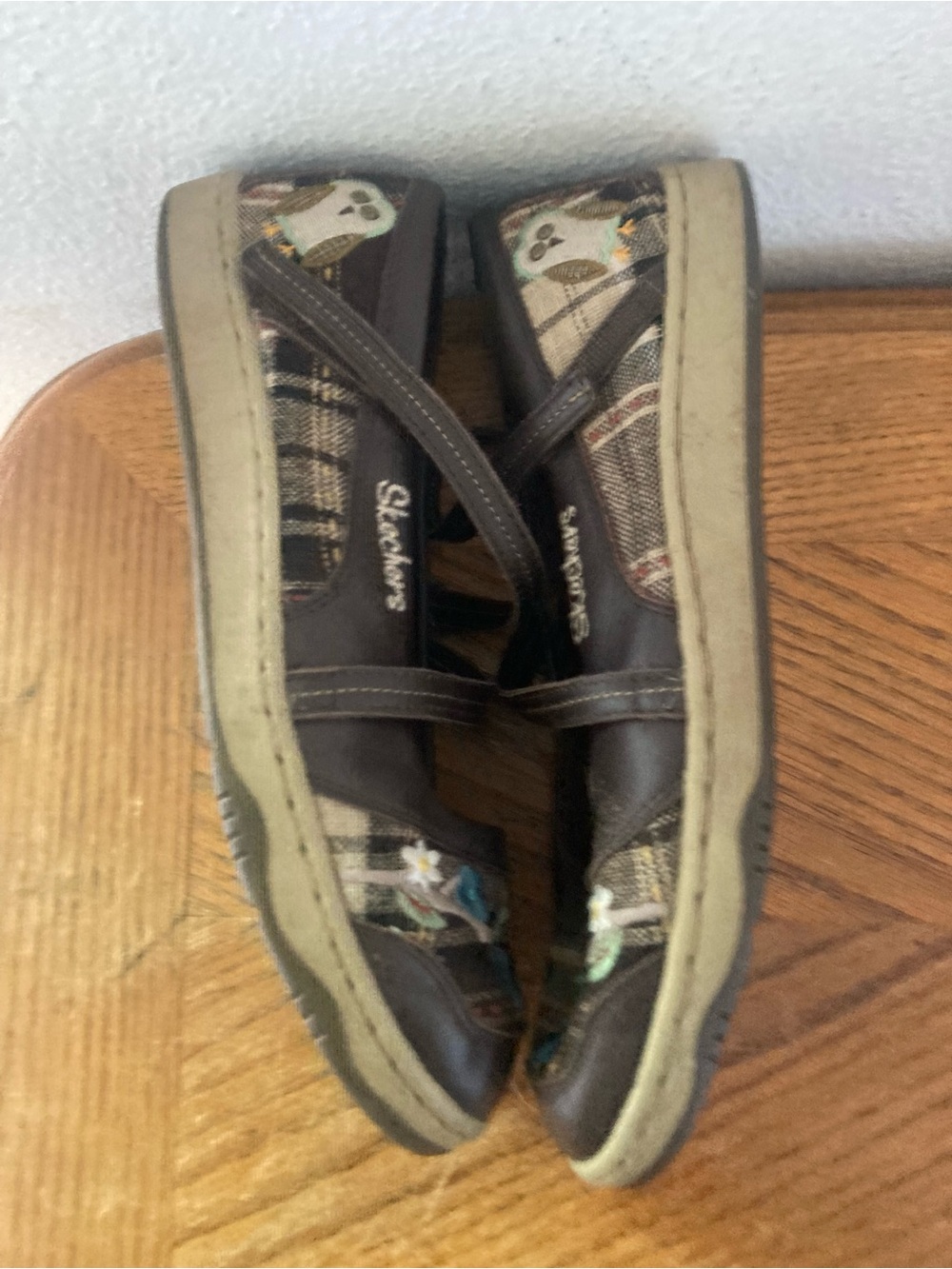 SKETCHERS Brown Plaid Embroidered Mary Jane Flats (7.5) - Picture 4 of 7